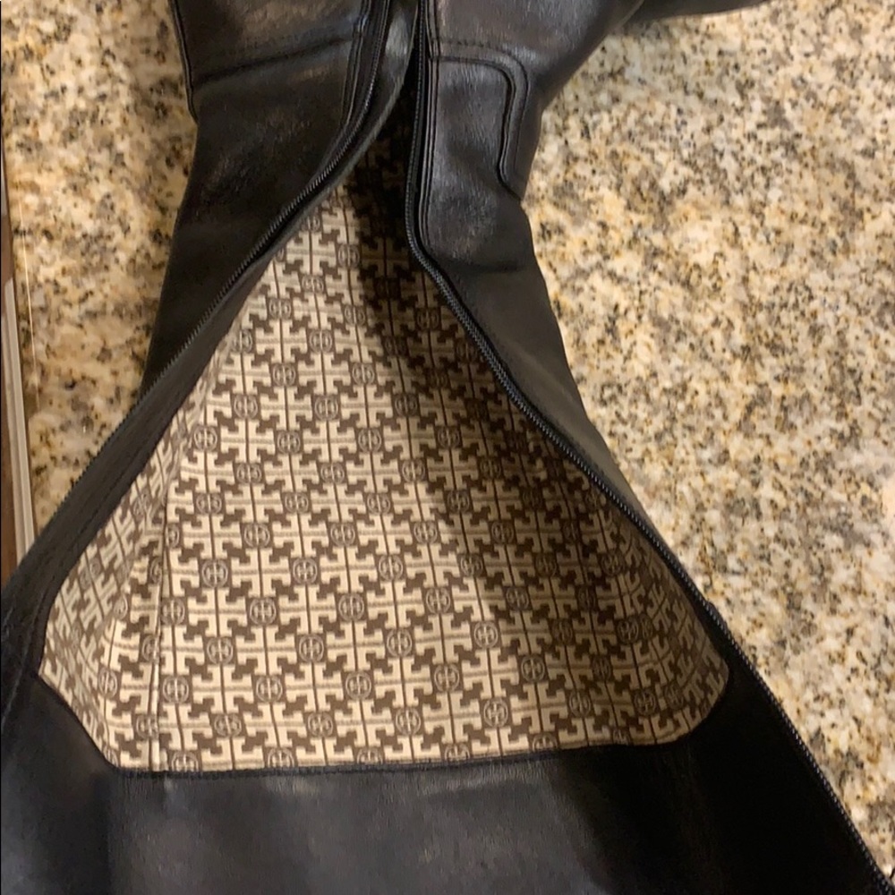 Boots 👢 - Picture 8 of 8